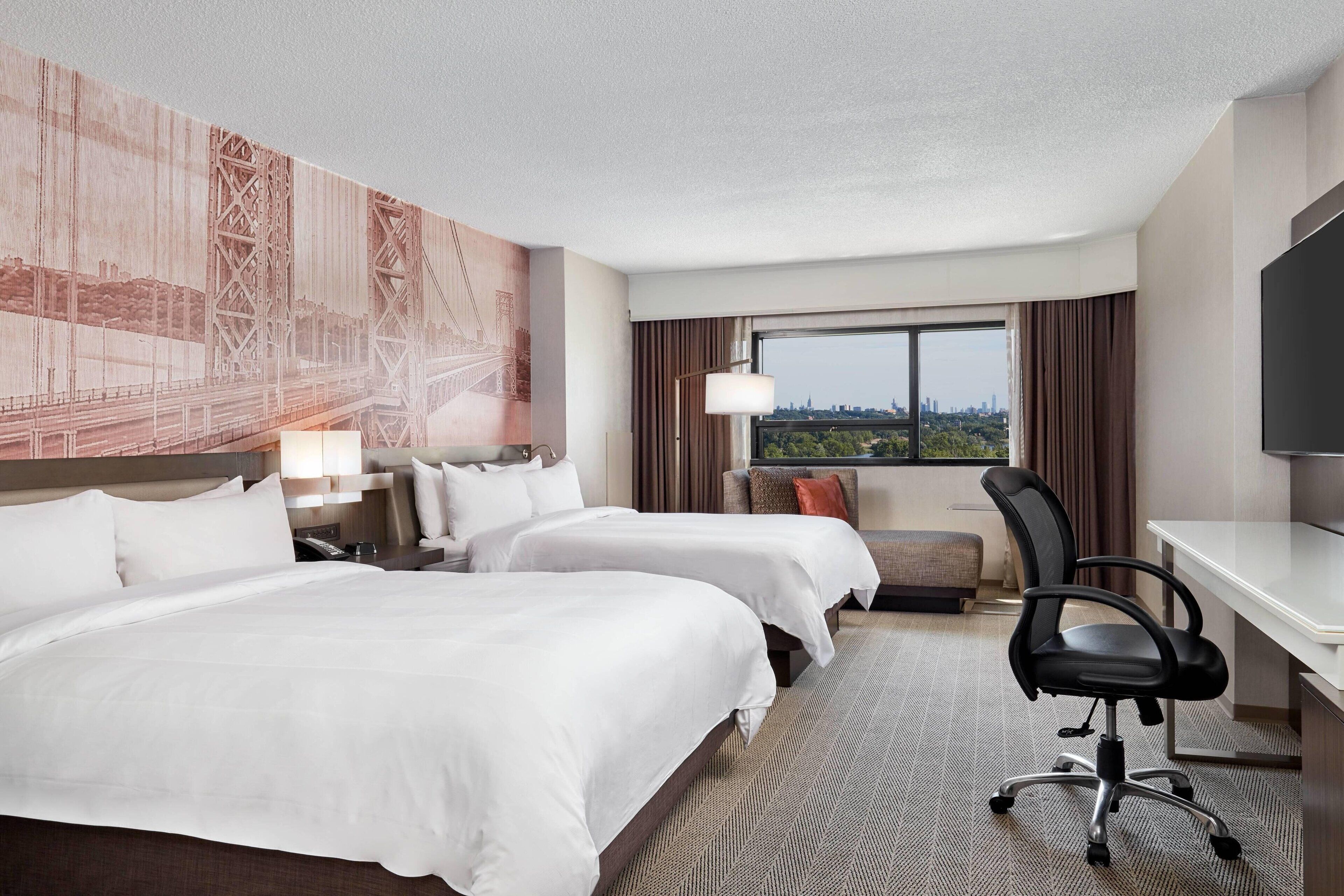 Teaneck Marriott at Glenpointe - Tap to explore photos