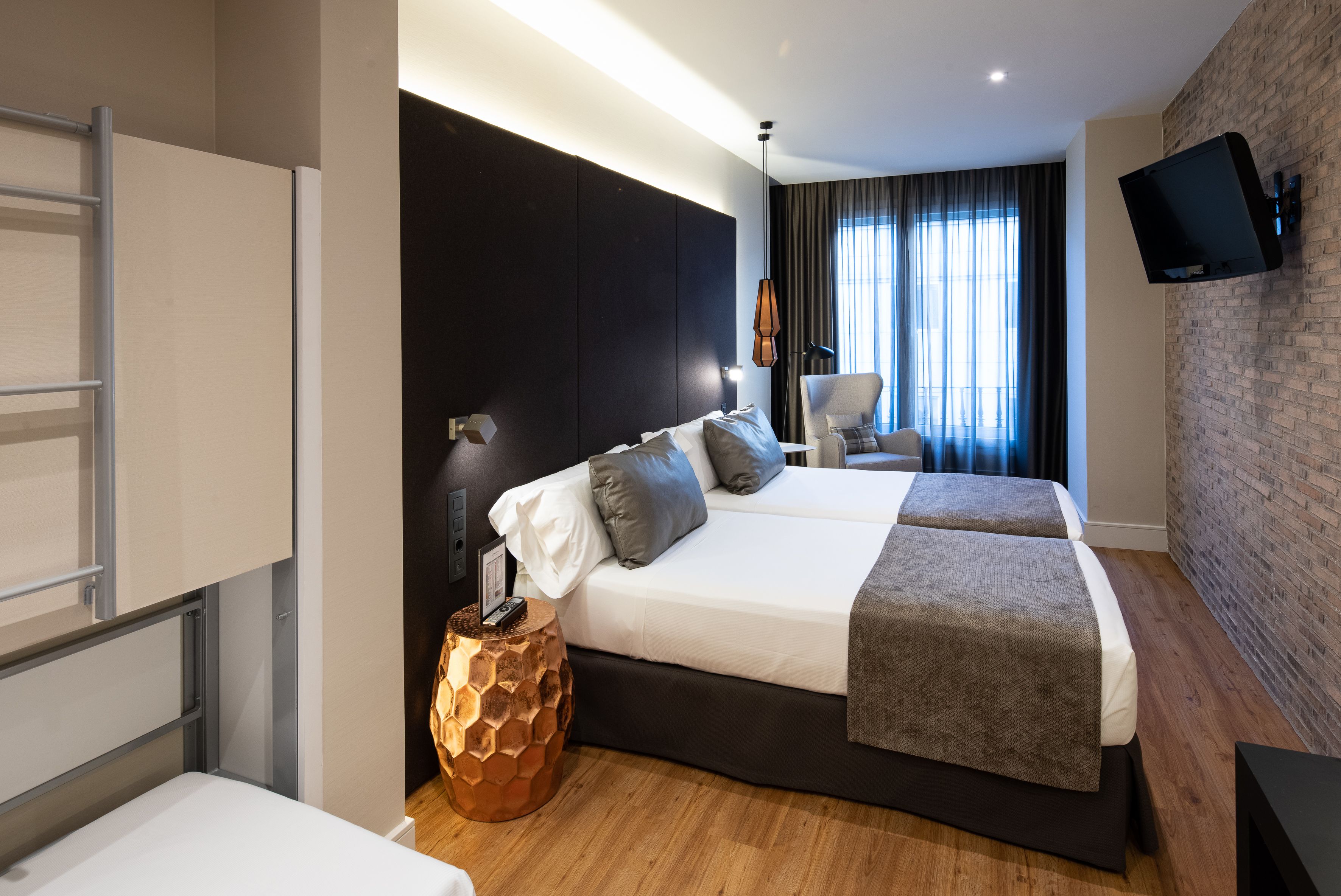 Catalonia Gran Via Madrid Room Type - Family Room