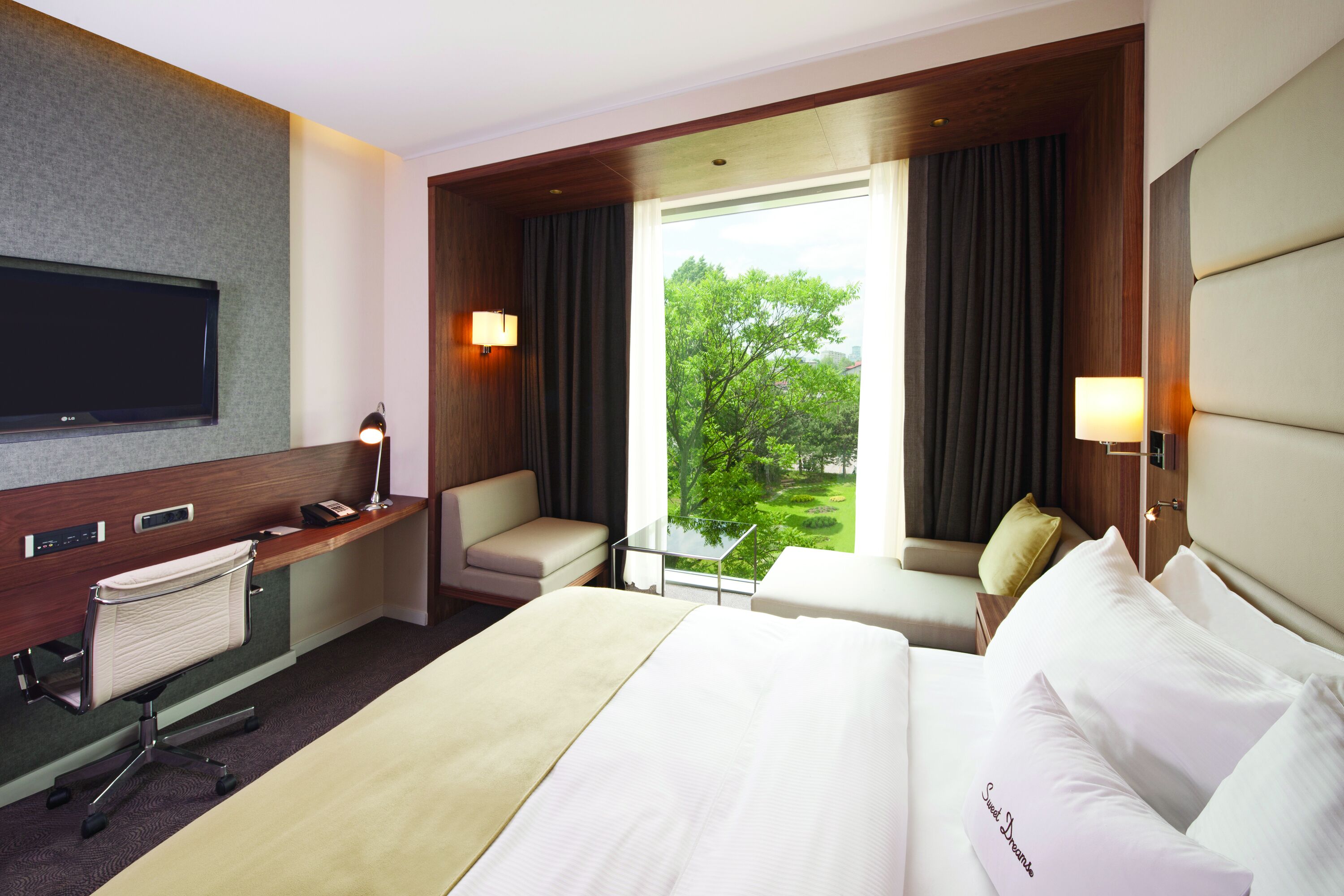 DoubleTree by Hilton Zagreb - Tap to explore photos