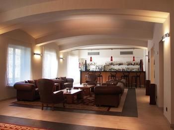 Hotel Bar