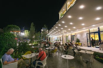 Hotel Bar