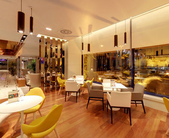 Hotel Lounge