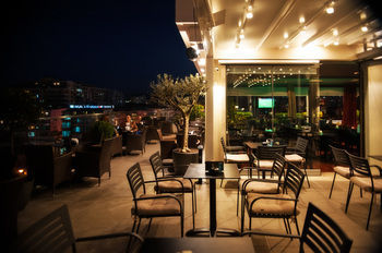 Hotel Bar