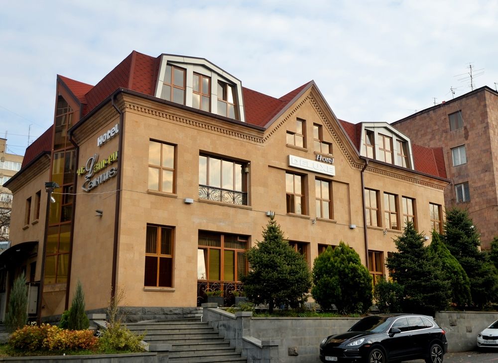 Yerevan Deluxe Hotel image 1