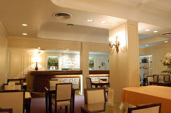 Hotel Lounge