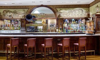 Hotel Bar