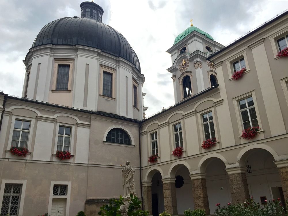 Gastehaus im Priesterseminar Salzburg image 1