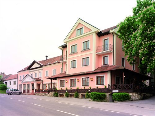 Hotel Marc Aurel Petronell-Carnuntum Danube-Auen National Park Austria thumbnail