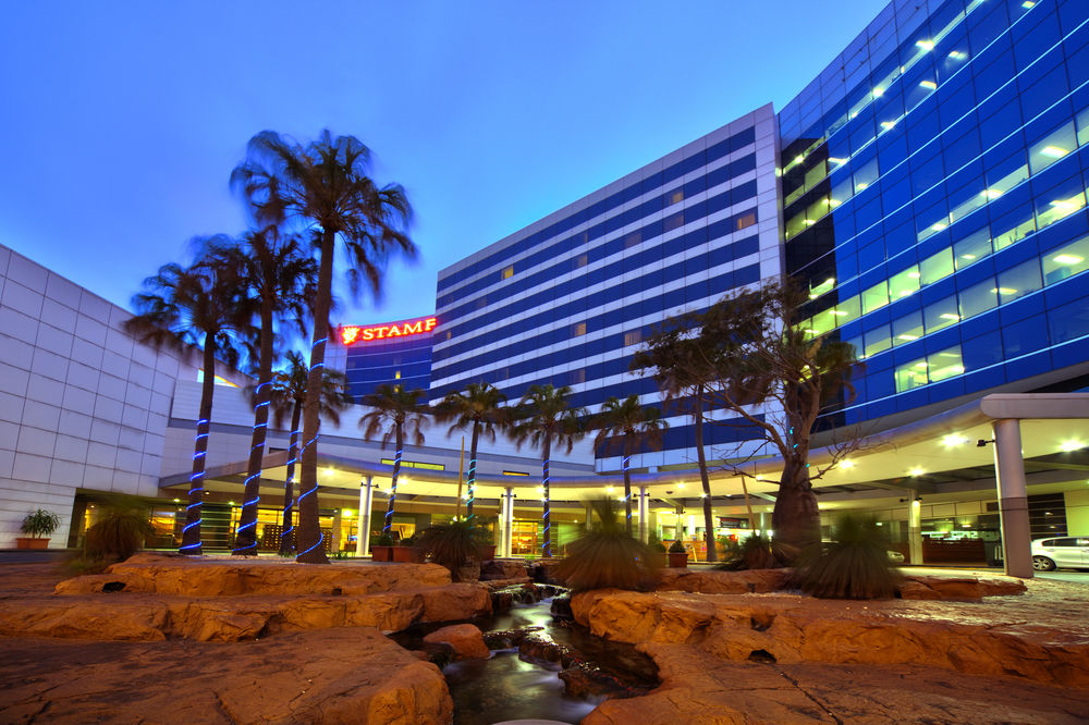 Stamford Plaza Sydney Airport Hotel & Conference Centre image 1