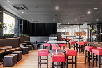 Hotel Bar