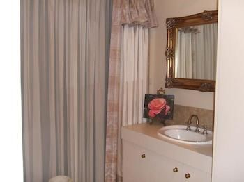 83 on Swan B & B photo 3