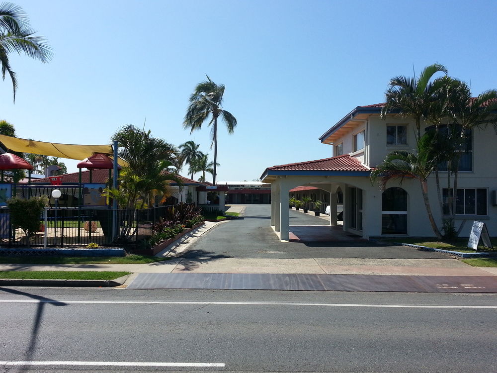 Tropic Coast Motel image 1