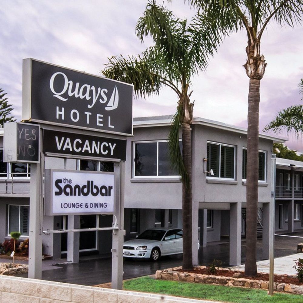 Quays Hotel image 1