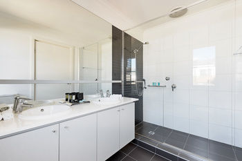 Park Avenue - Mulgrave Townhouses photo 5
