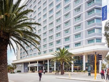 Hotel Novotel Perth Langley - Tap to explore photos