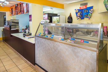 Food Court