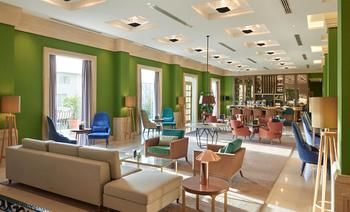 Hotel Bar