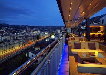 Hotel Bar