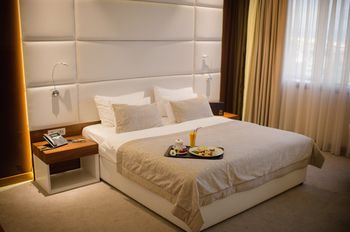 Room Service - Dining