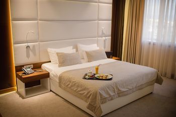 Room Service - Dining