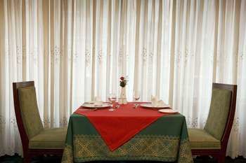 Couples Dining
