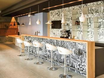Hotel Bar