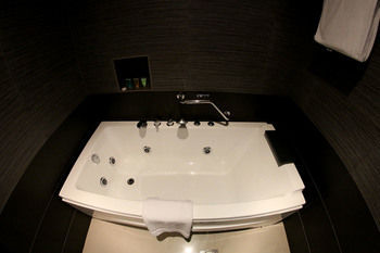 Jetted Tub