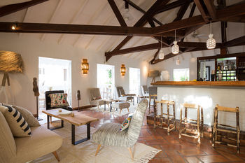 Hotel Lounge