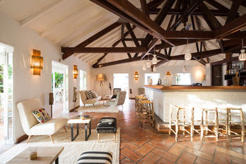 Hotel Lounge