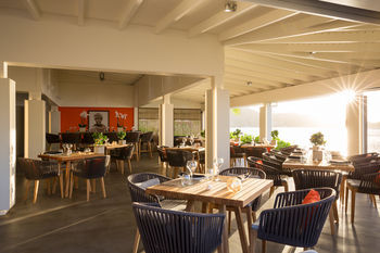 Food Court