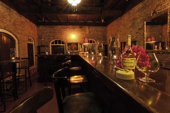 Hotel Bar