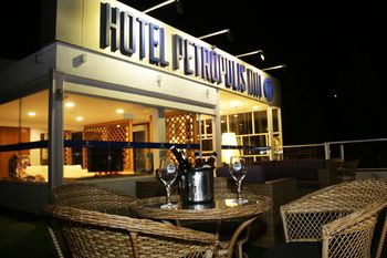 Hotel Petropolis Inn image 1