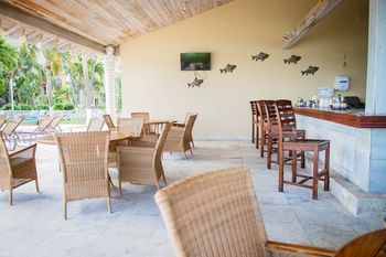 Poolside Bar