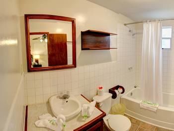 Blackbird Caye Resort photo 4
