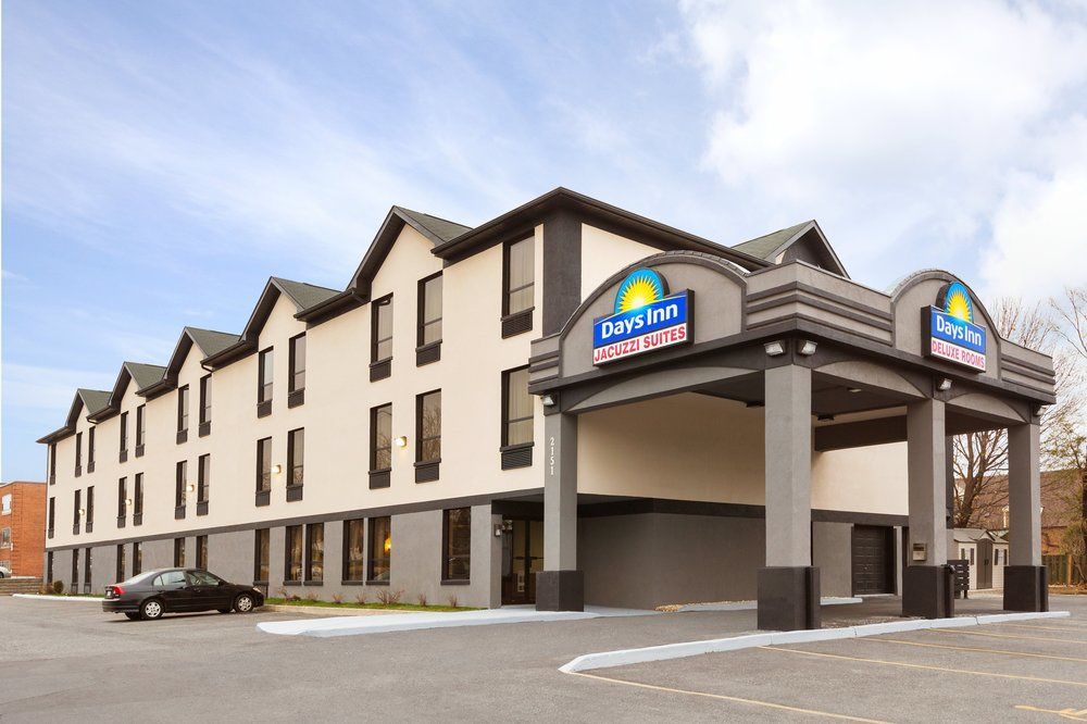 Days Inn by Wyndham Toronto East Lakeview image 1