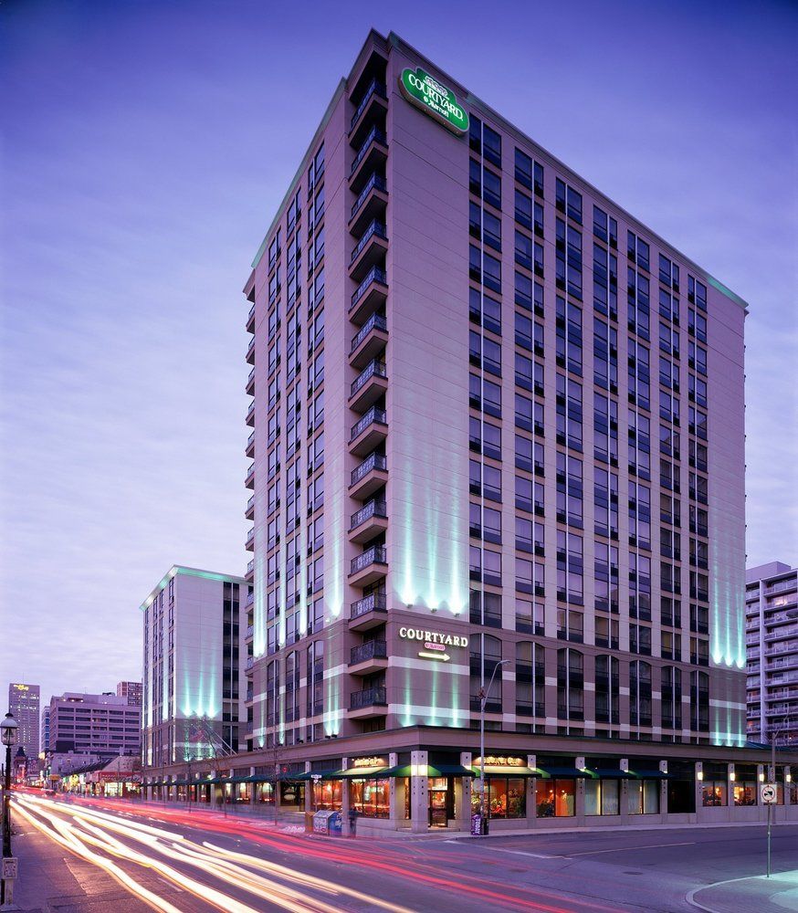 Courtyard by Marriott Downtown Toronto image 1