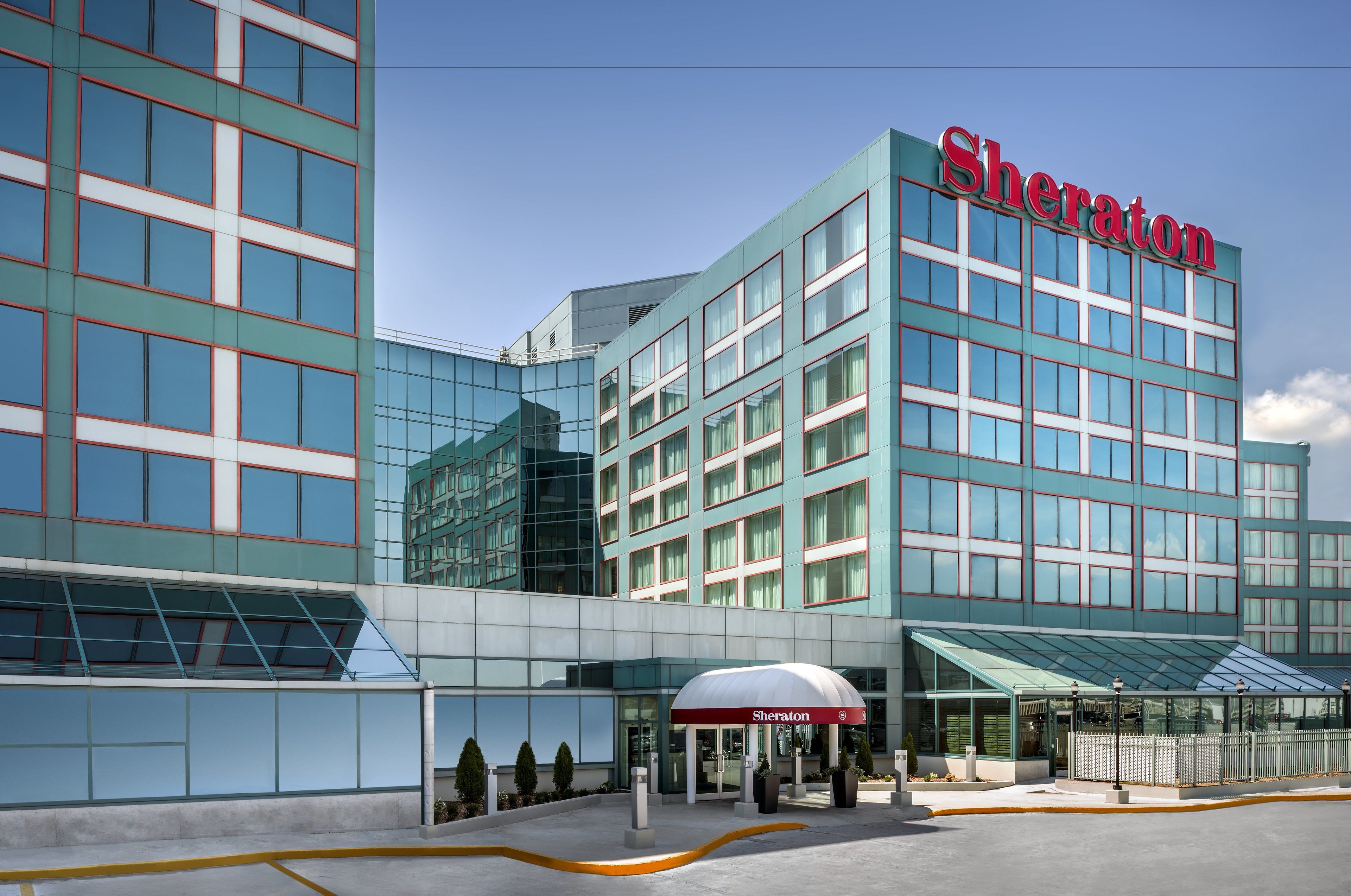 Sheraton Gateway Hotel in Toronto International Airport image 1