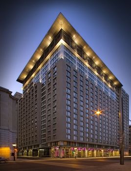 Embassy Suites Montreal by Hilton image 1