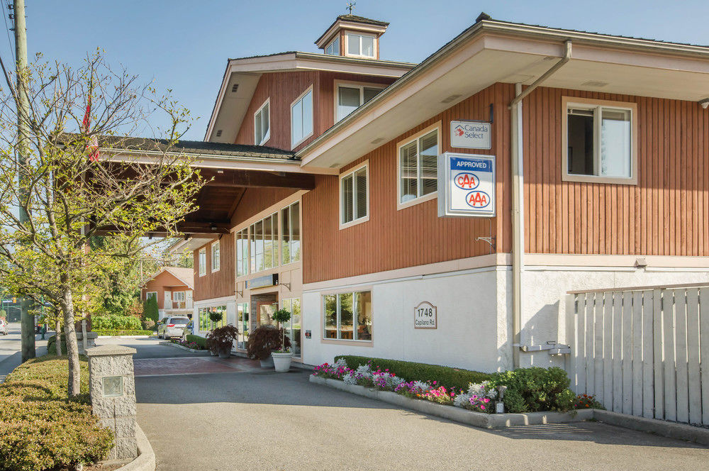 Econo Lodge Inn & Suites - North Vancouver image 1