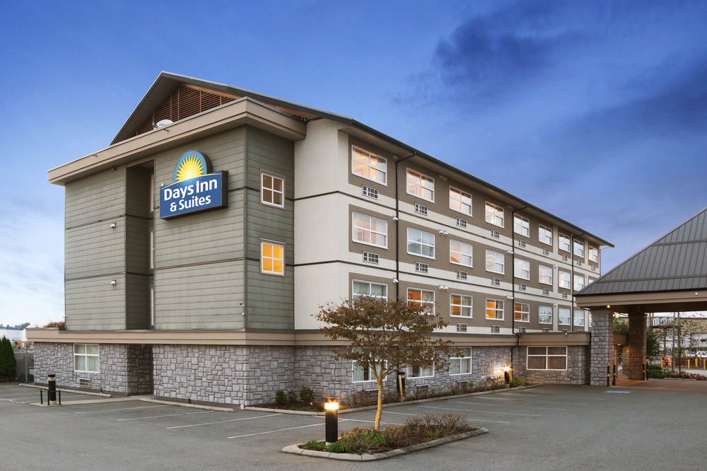 Days Inn & Suites by Wyndham Langley image 1