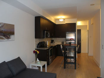 EG Suites - Vibrant Suite w Great View