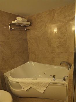 Jetted Tub