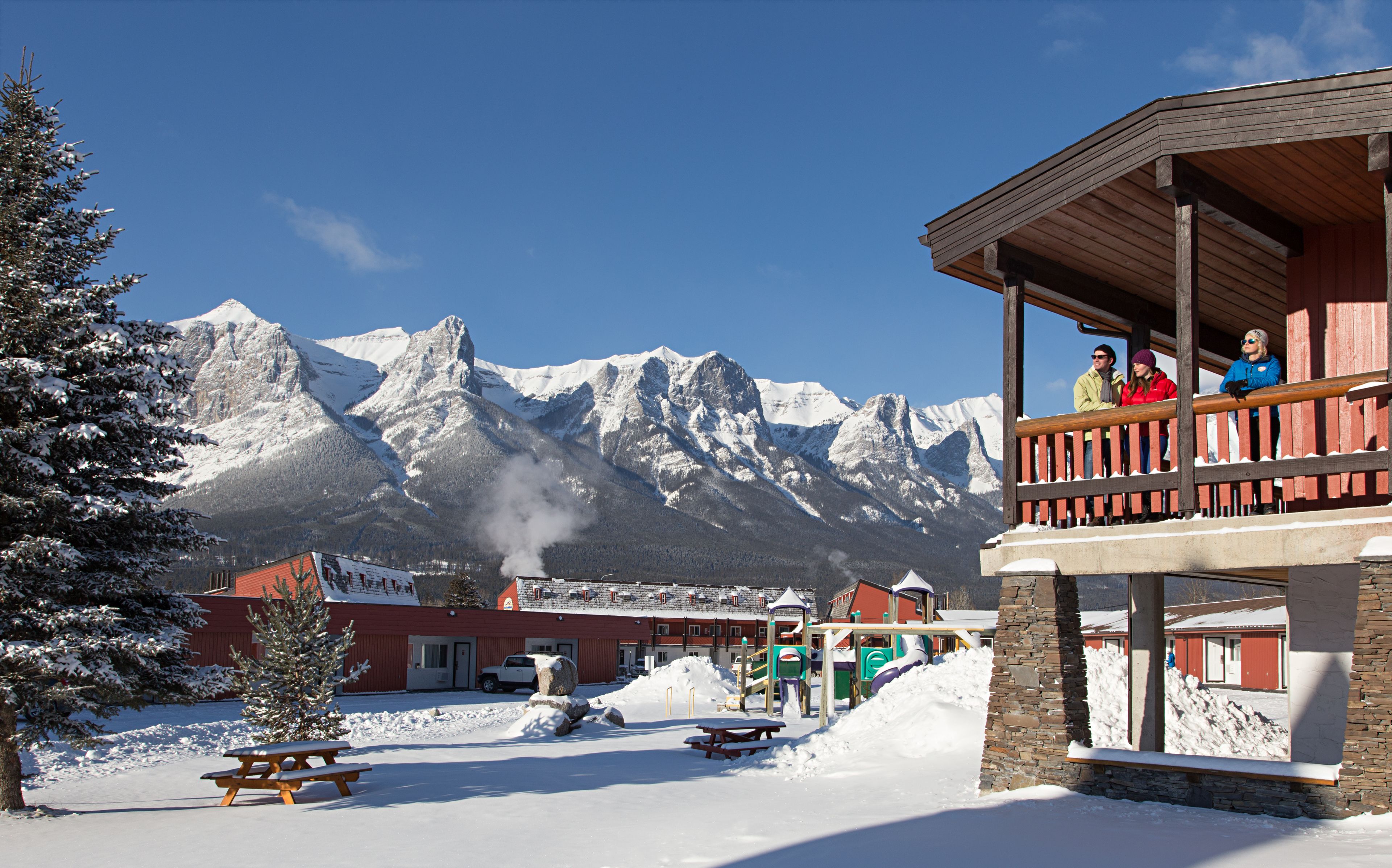 Rocky Mountain Ski Lodge image 1