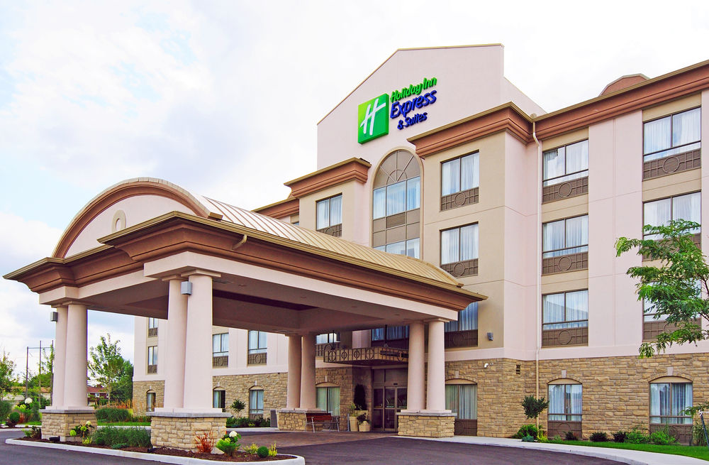Holiday Inn Express Hotel & Suites Ottawa Airport image 1