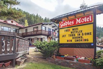 Gables Motel Radium Hot Springs image 1