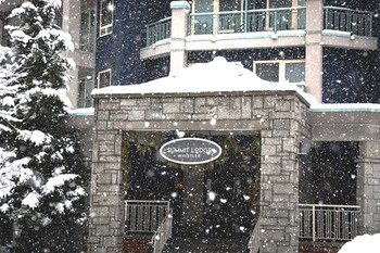 Summit Lodge Boutique Hotel Whistler ウィスラー Canada thumbnail