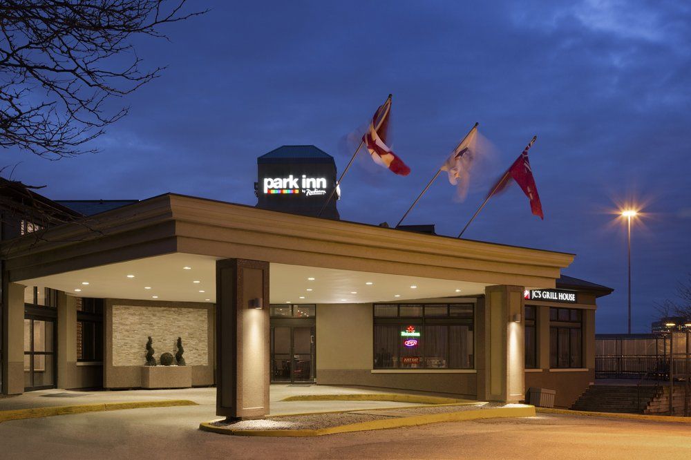 Park Inn by Radisson Toronto-Markham image 1