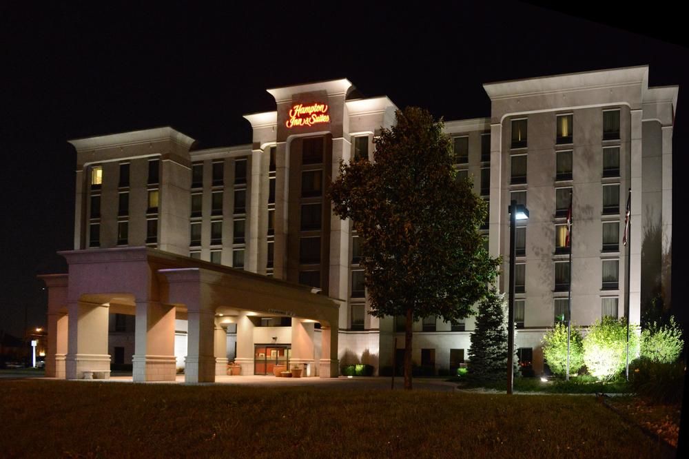 Hampton Inn & Suites by Hilton Windsor image 1