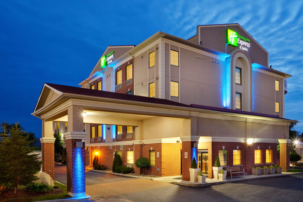 Holiday Inn Express Hotel & Suites Barrie image 1