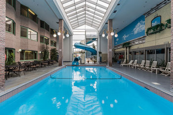 Hotel Rimouski - Tap to explore photos
